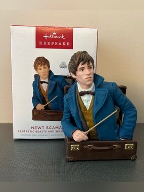 Hallmark Keepsake 2022 Harry Potter Newt Scamander Christmas Tree Ornament